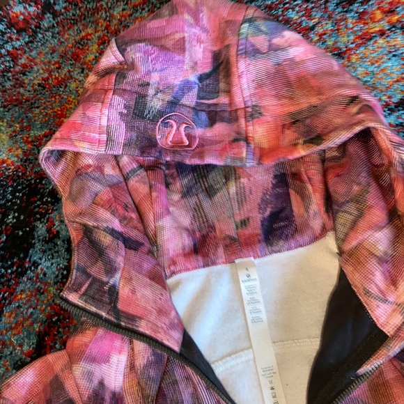 Lululemon jacket - Picture 5 of 9